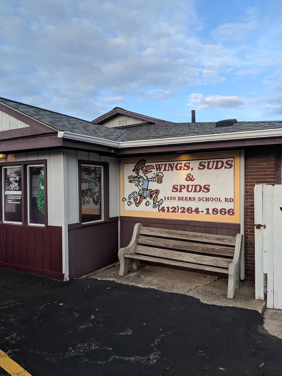 Wings Suds & Spuds-1